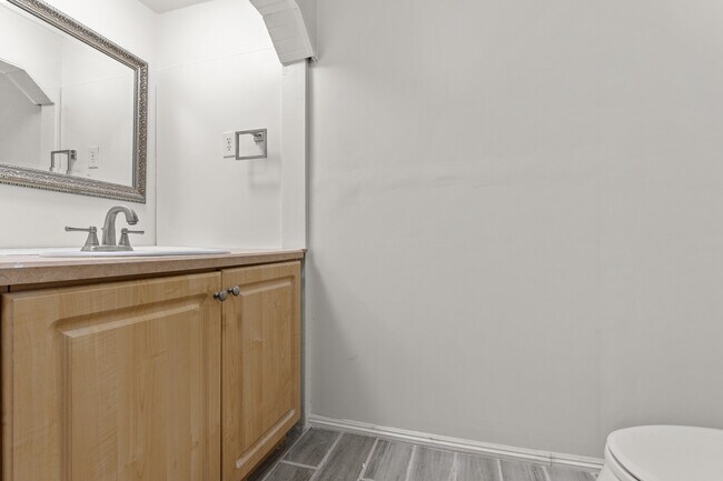 Building Photo - 402 S Franklin St