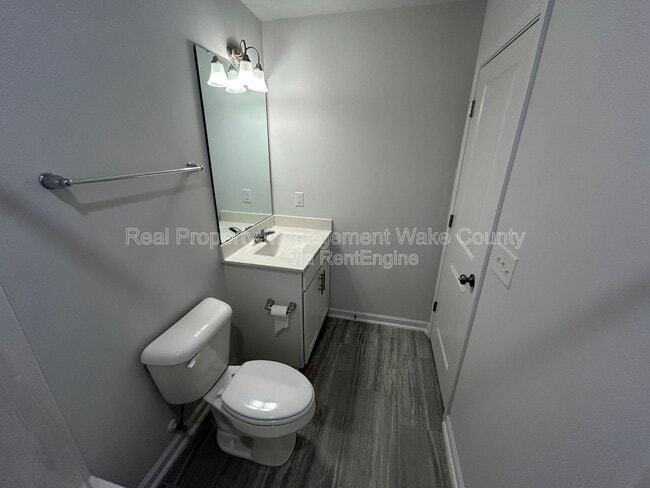 Building Photo - 1041 Shoreside Dr