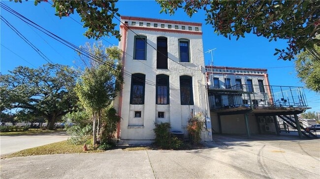 Building Photo - 2594 Front St