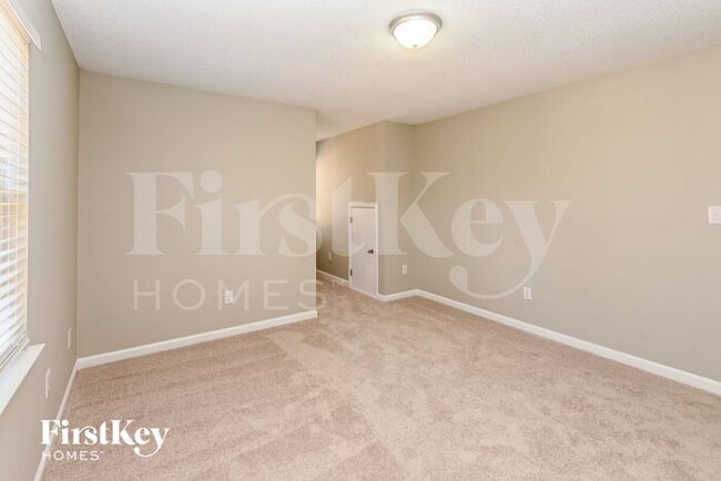 Building Photo - 203 Hickory Wood Dr