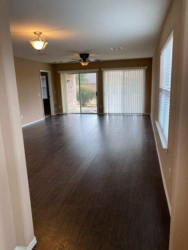 Building Photo - 249 Cascata Dr