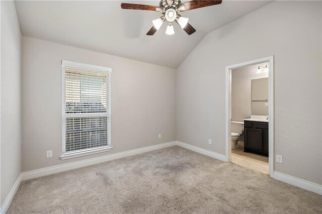 Building Photo - 421 Inspiration Dr