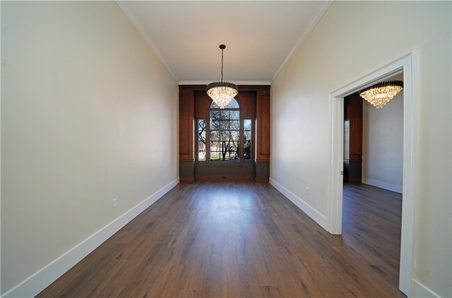 Building Photo - 207 N Main St