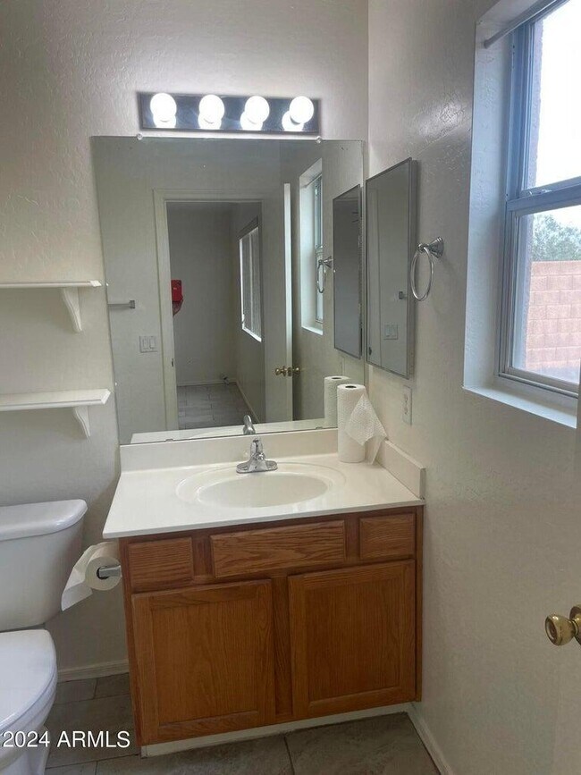 Building Photo - 1333 S 220th Dr