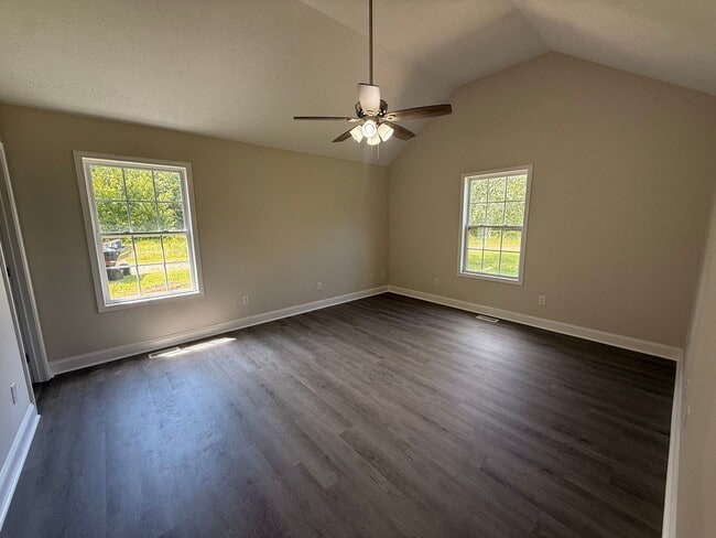 Building Photo - 418 Charles Ward Way