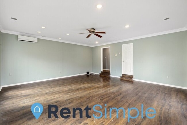 Building Photo - 3920 Bokel Dr