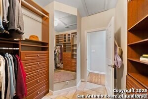 Building Photo - 7 Inwood Knoll
