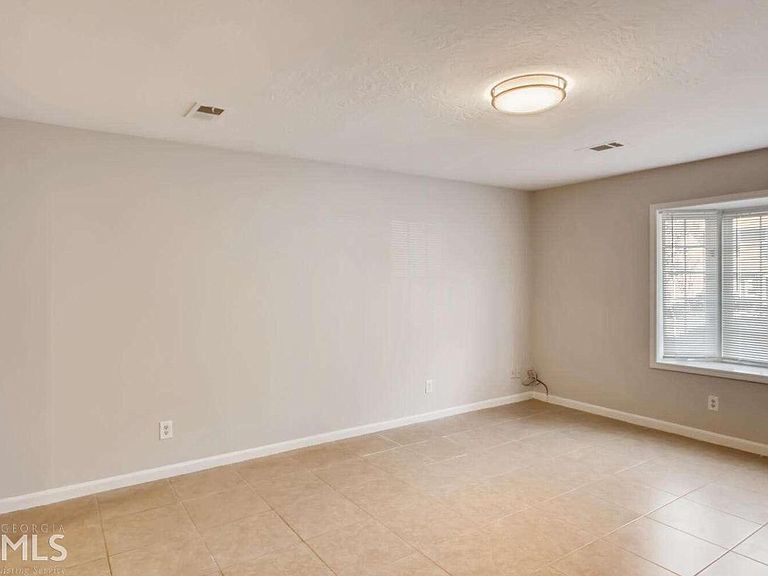 Building Photo - 199 Holcomb Ferry Rd