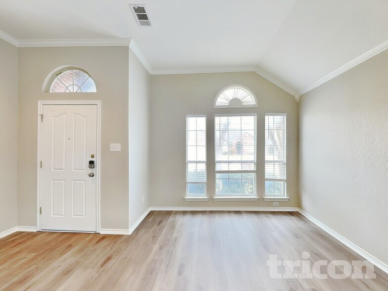 Building Photo - 1314 Pegasus Dr