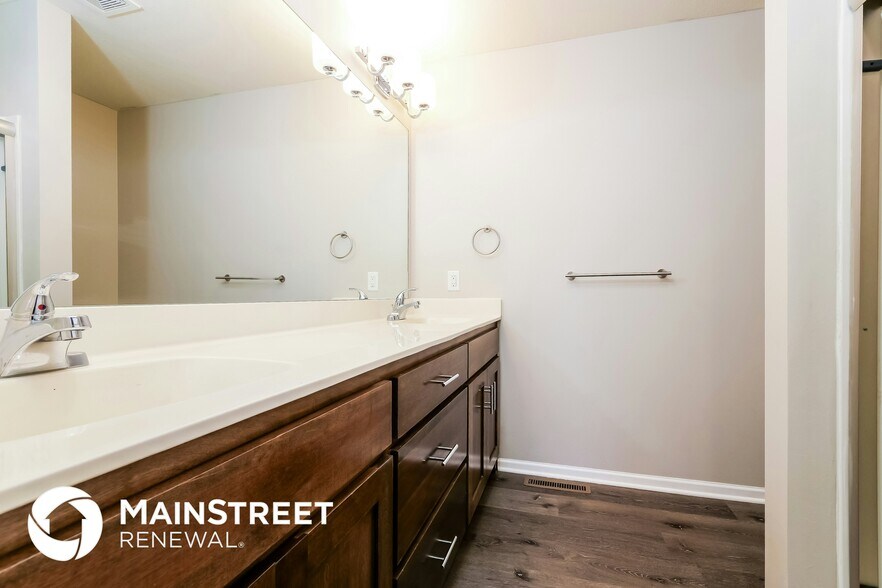 Building Photo - 418 Timbercreek Dr