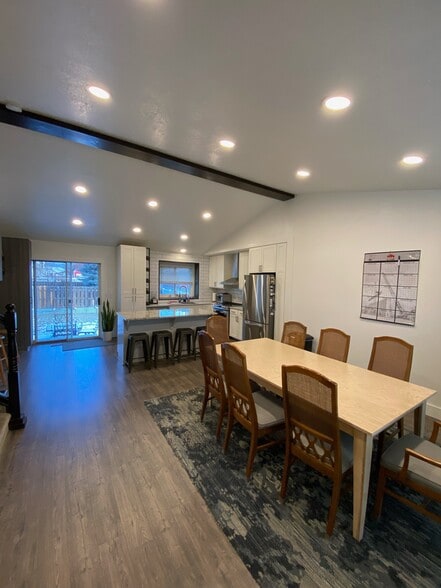 Kitchen - 1084 W 1060 N