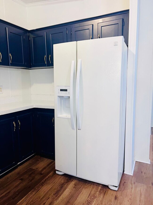 Building Photo - 4BR Home - Recently Updated - Available Soon!