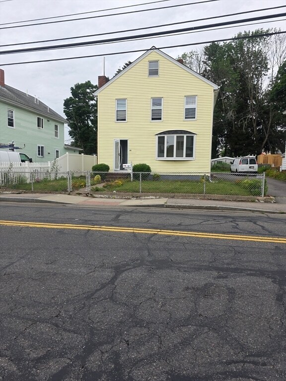 Building Photo - 63 Oak St