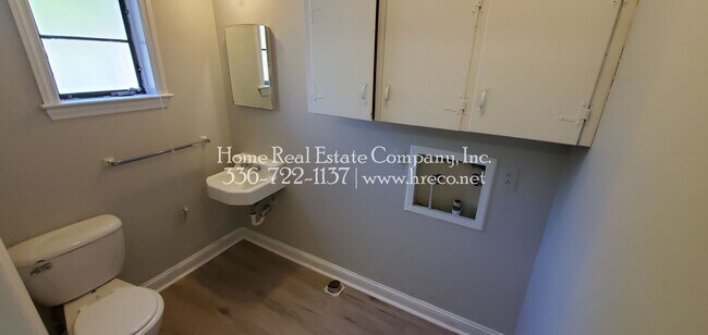 Building Photo - 1615 W Northwest Blvd