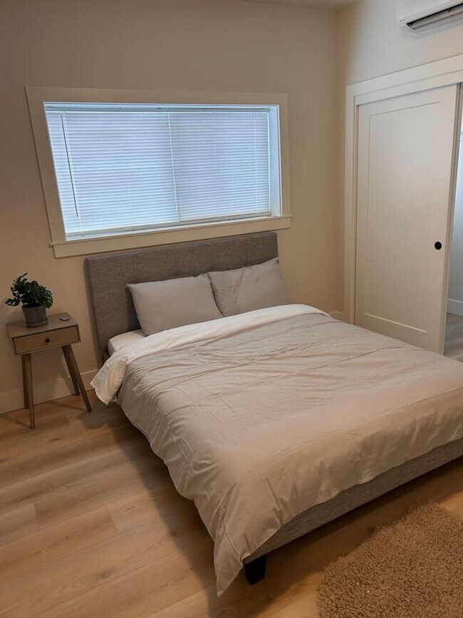 Building Photo - 3505 NE Creston Ave