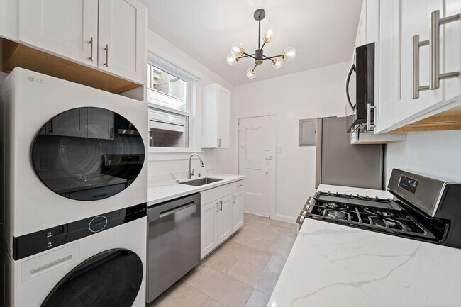 Building Photo - 1619 Gough St