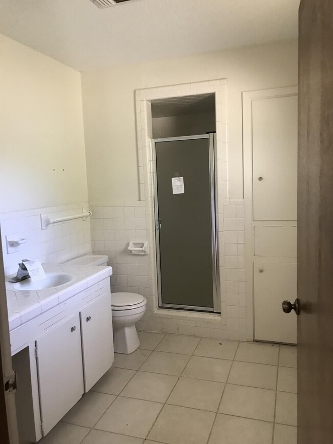 Building Photo - 2170 Prairie Rd