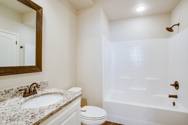 Building Photo - Beautiful Duplex with lots of Extras