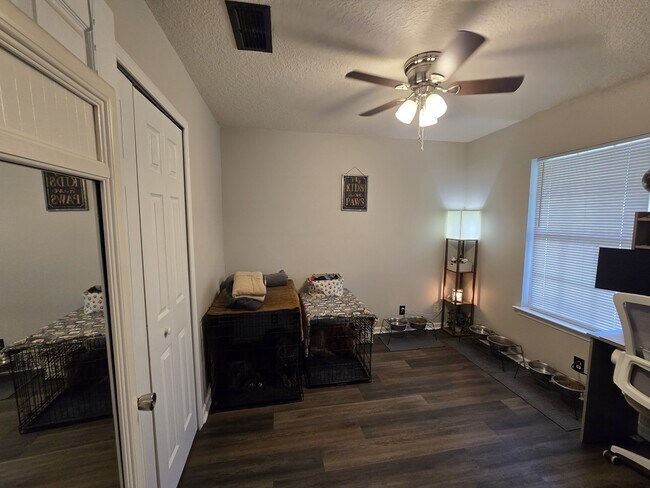 Building Photo - 130 Dellwood Pl