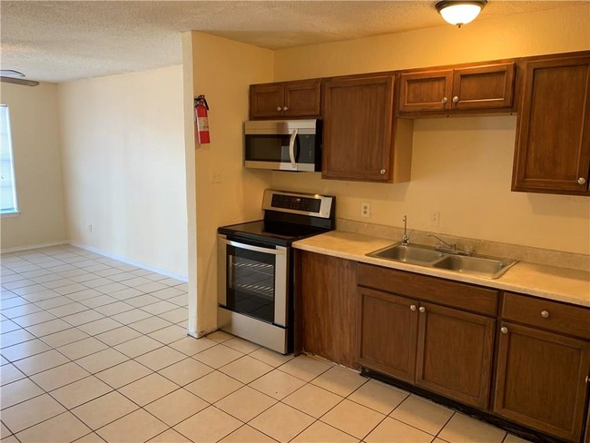 Building Photo - 907 S Mesquite St