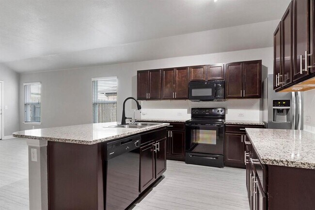 Building Photo - 5712 Montrelia Dr