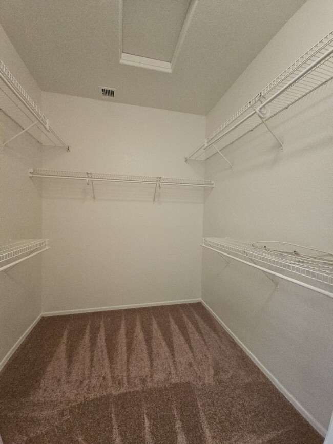 Building Photo - 3631 E Warbler Rd