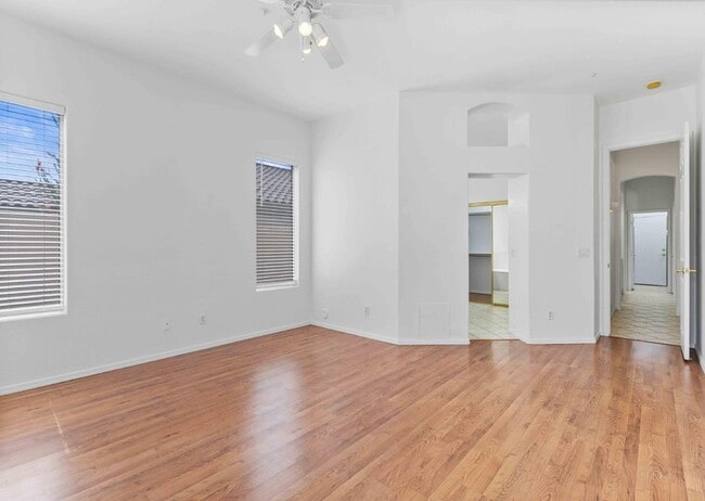 Building Photo - 14415 Century Dr