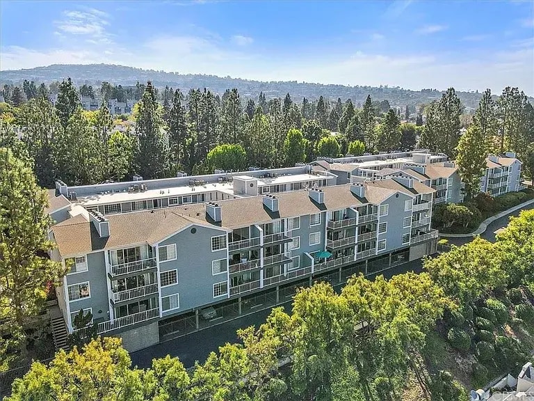 Building Photo - 1414 Brett Pl