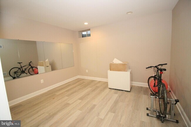 Building Photo - 102 Bullard Cir