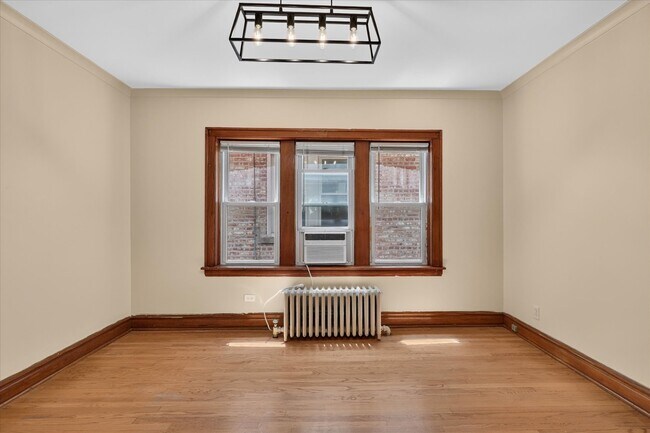 Building Photo - 1822 Gunderson Ave