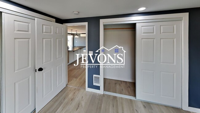 Building Photo - Charming 3-bedroom home in a peaceful sett...