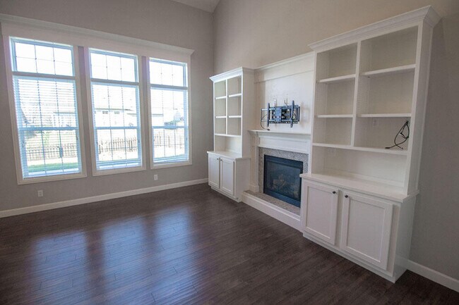 Building Photo - 7407 Pemberton Dr
