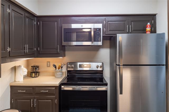 Building Photo - 904 S Weatherred Dr