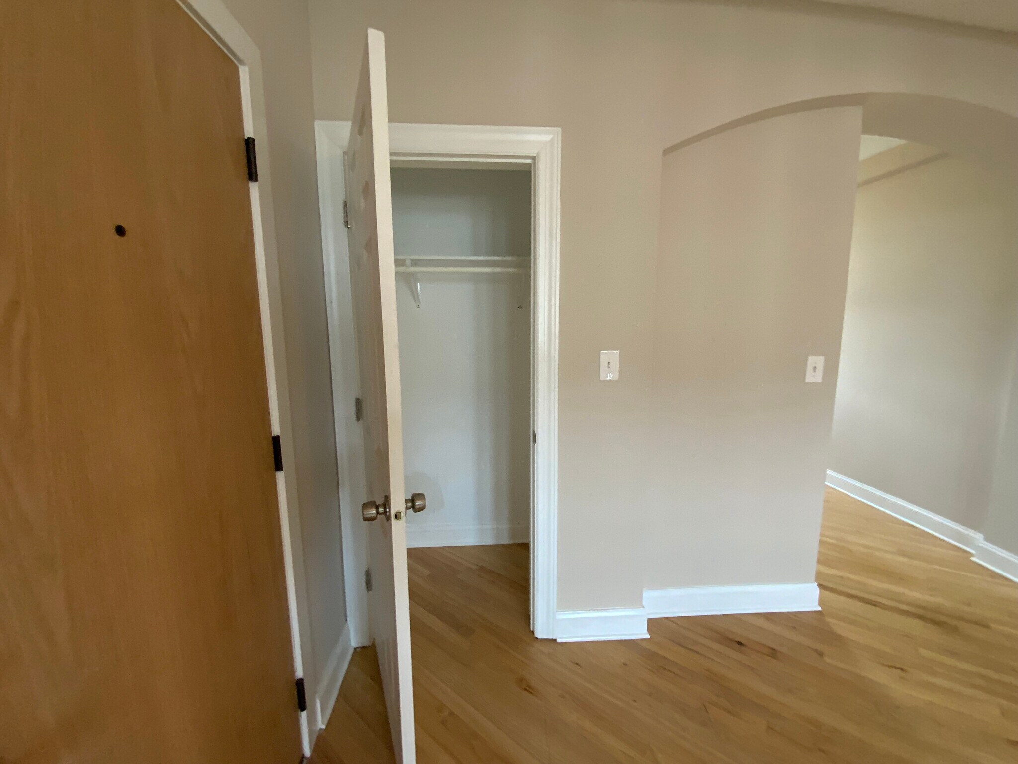 Building Photo - 894 Green Bay Rd