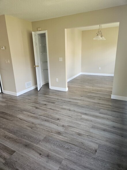 Building Photo - 500 Jaclyn Cir