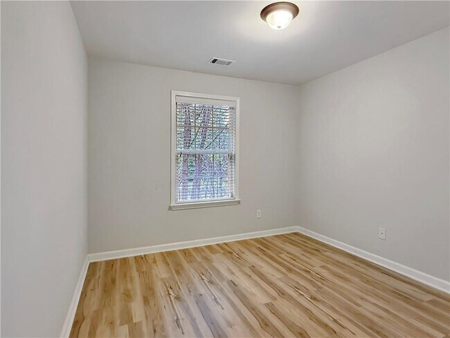 Building Photo - 1645 Southgate Mill Dr