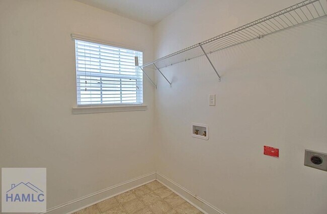 Building Photo - 188 Grandview Dr