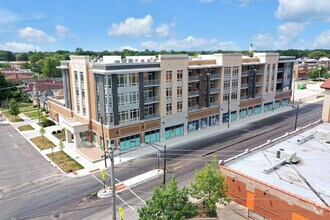 Building Photo - 4758 N Laramie Ave