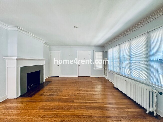 Building Photo - First Level Condo, Just Off the Plaza with...