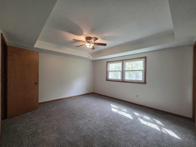 Building Photo - Spacious Home for Rent!