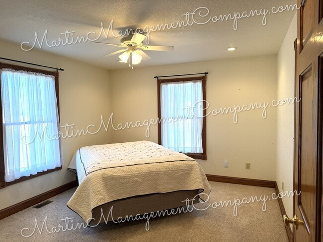 Building Photo - 700 Locust Ave