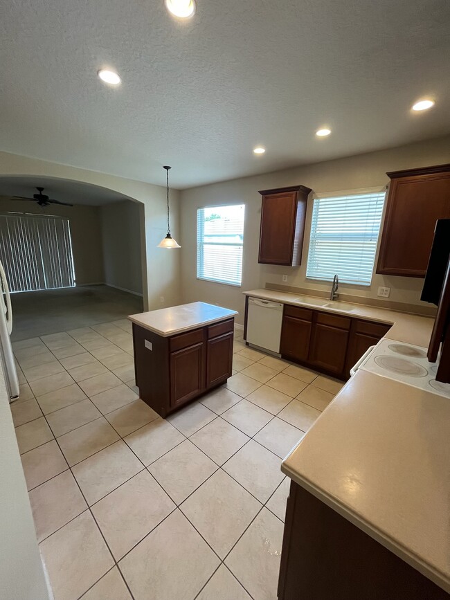 Building Photo - 2651 Eagle Canyon Dr N