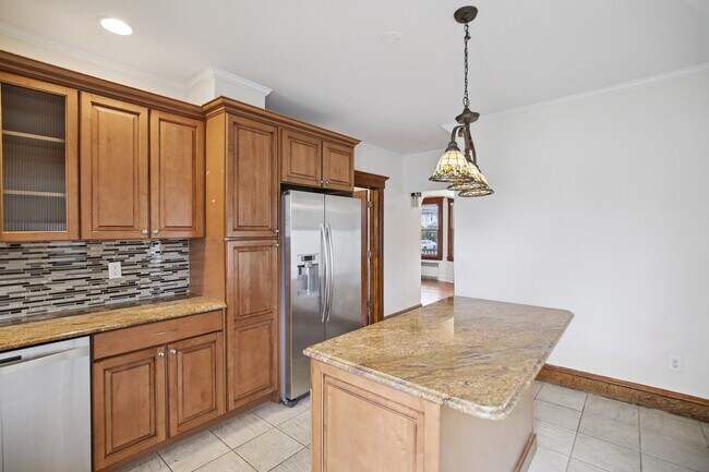 Building Photo - 166 Franklin Ave