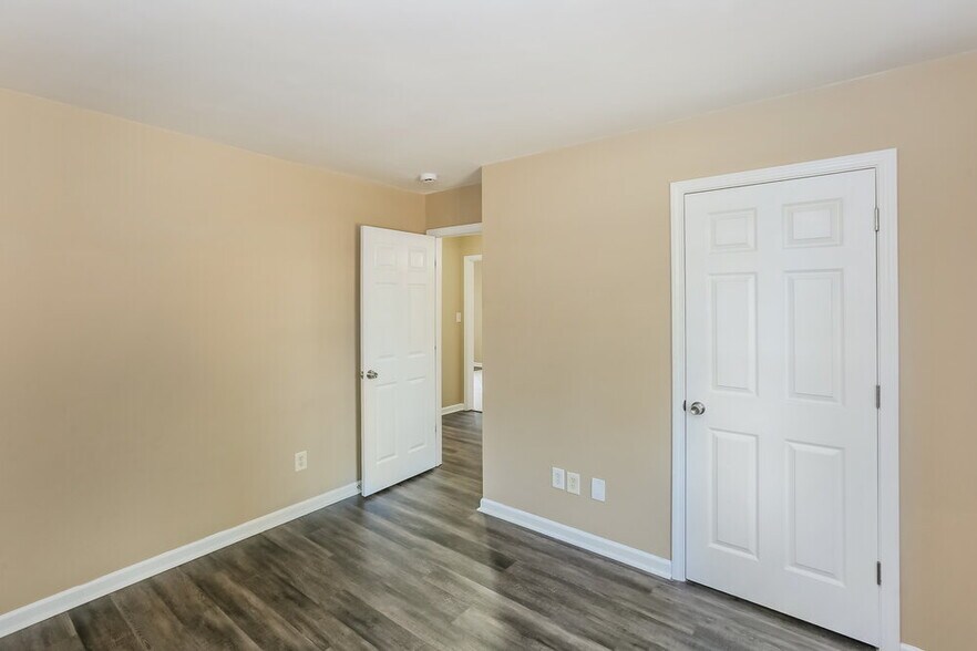 Building Photo - 1563 Hollow Maple Dr
