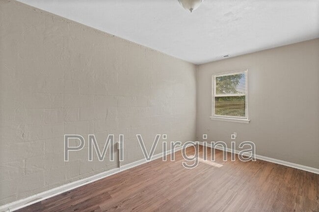 Building Photo - 909 E Liberty St