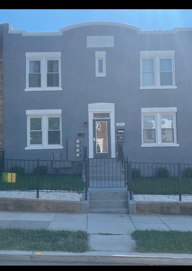 Primary Photo - 1141 Owen Pl NE