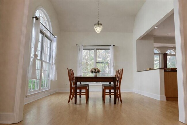 Building Photo - 1209 Wildcliff Cir