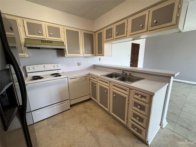 Building Photo - 1418 Beech Ave