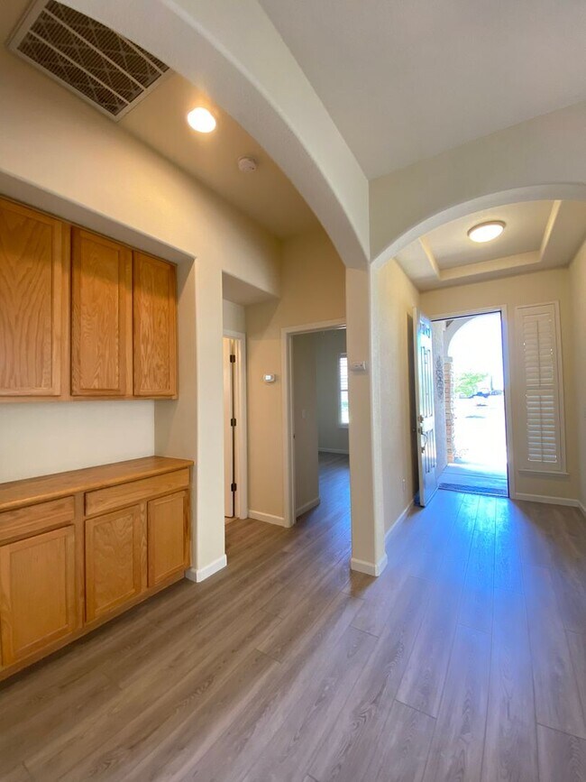 Building Photo - Beautiful Home in Stonelake Coming Soon!