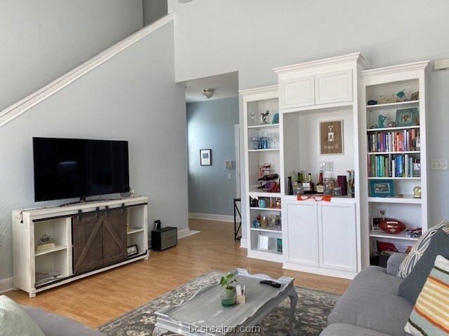 Building Photo - 801 Luther W St